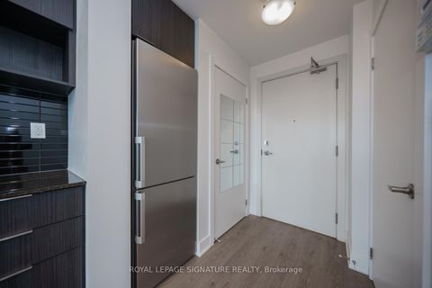 Photo 2 at 1017 - 99 The Donway, Don Mills, Toronto