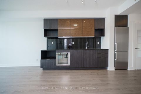 Photo 11 at 1017 - 99 The Donway, Don Mills, Toronto