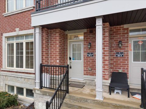 Photo 2 at 17 - 8 Eaton Park Lane, L'Amoreaux, Toronto