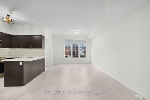 Photo 8 at 17 - 8 Eaton Park Lane, L'Amoreaux, Toronto