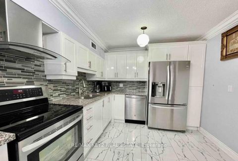 Photo 5 at 88 - 140 Ling Road, West Hill, Toronto
