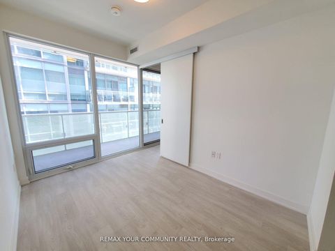 Photo 12 at 408 - 15 Queens Quay E, Waterfront Communities C8, Toronto