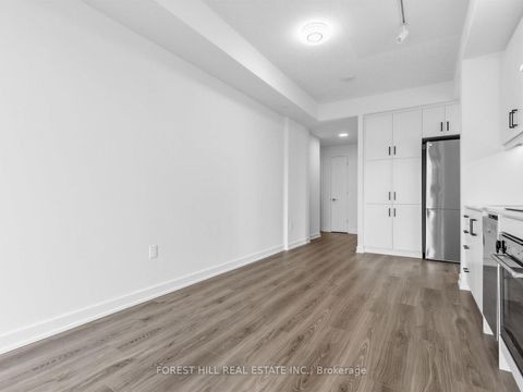 Photo 5 at 807 - 9 Tecumseth Street, Niagara, Toronto