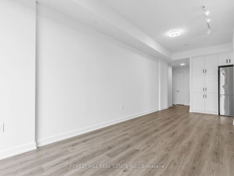 Photo 8 at 807 - 9 Tecumseth Street, Niagara, Toronto