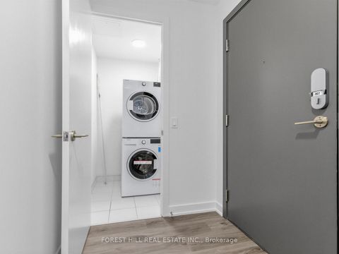 Photo 11 at 807 - 9 Tecumseth Street, Niagara, Toronto