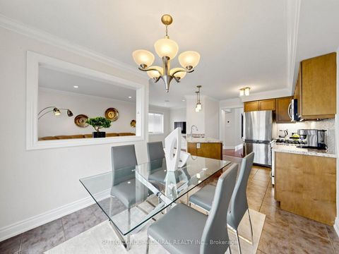 Photo 5 at 32 Beaverbrook Crescent, Rural Vaughan, Vaughan