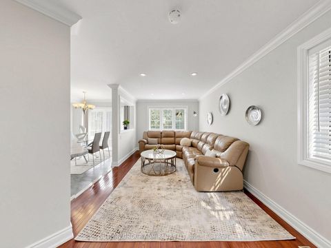 Photo 7 at 32 Beaverbrook Crescent, Rural Vaughan, Vaughan