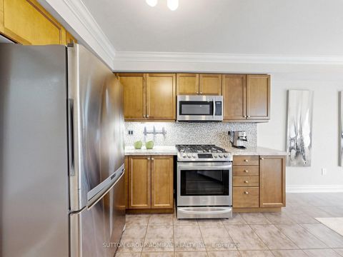 Photo 14 at 32 Beaverbrook Crescent, Rural Vaughan, Vaughan