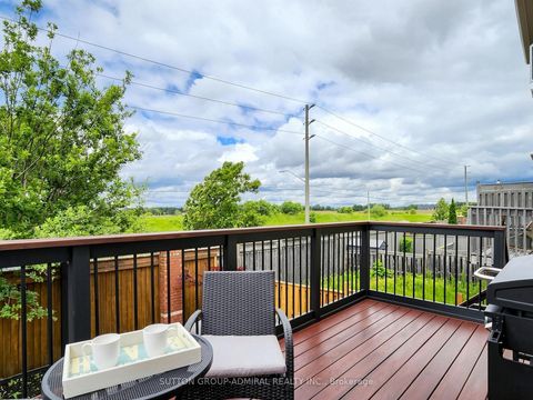 Photo 19 at 32 Beaverbrook Crescent, Rural Vaughan, Vaughan