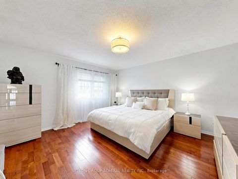 Photo 23 at 32 Beaverbrook Crescent, Rural Vaughan, Vaughan
