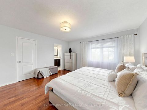 Photo 25 at 32 Beaverbrook Crescent, Rural Vaughan, Vaughan