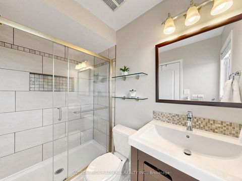 Photo 26 at 32 Beaverbrook Crescent, Rural Vaughan, Vaughan