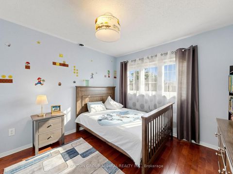 Photo 28 at 32 Beaverbrook Crescent, Rural Vaughan, Vaughan