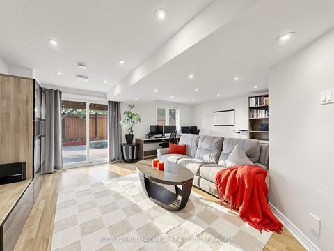 Photo 35 at 32 Beaverbrook Crescent, Rural Vaughan, Vaughan