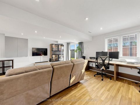Photo 37 at 32 Beaverbrook Crescent, Rural Vaughan, Vaughan