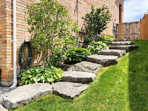 Photo 45 at 32 Beaverbrook Crescent, Rural Vaughan, Vaughan