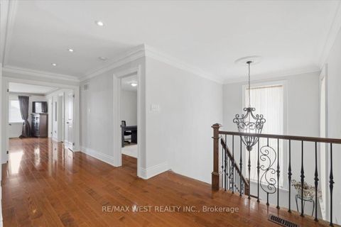 Photo 3 at 36 Danpatrick Drive, Rouge Woods, Richmond Hill