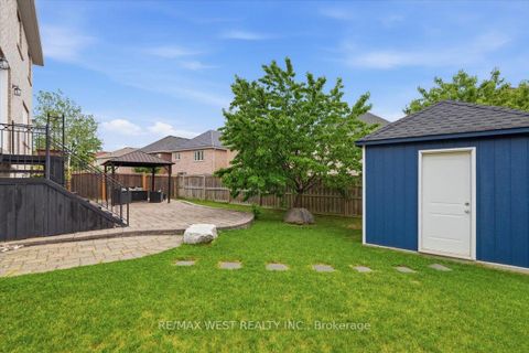 Photo 4 at 36 Danpatrick Drive, Rouge Woods, Richmond Hill