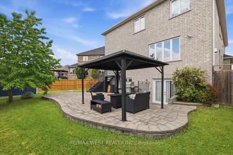 Photo 5 at 36 Danpatrick Drive, Rouge Woods, Richmond Hill