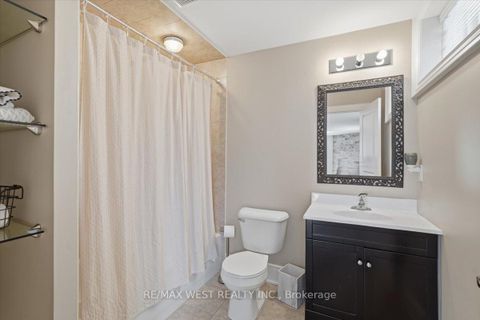 Photo 10 at 36 Danpatrick Drive, Rouge Woods, Richmond Hill