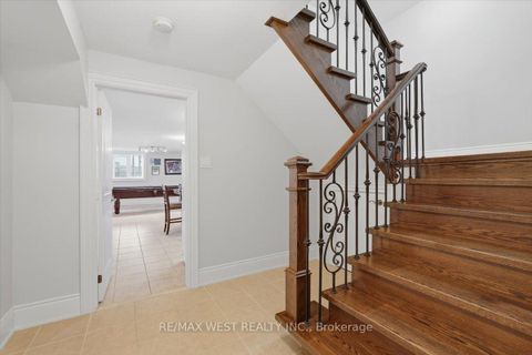 Photo 12 at 36 Danpatrick Drive, Rouge Woods, Richmond Hill