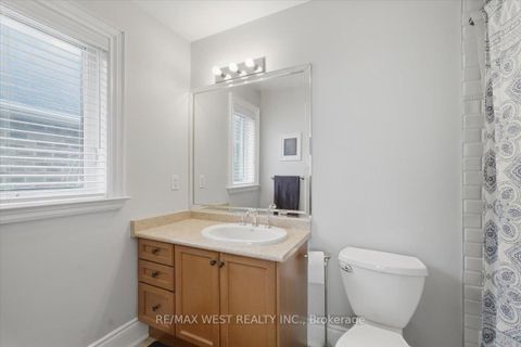 Photo 13 at 36 Danpatrick Drive, Rouge Woods, Richmond Hill