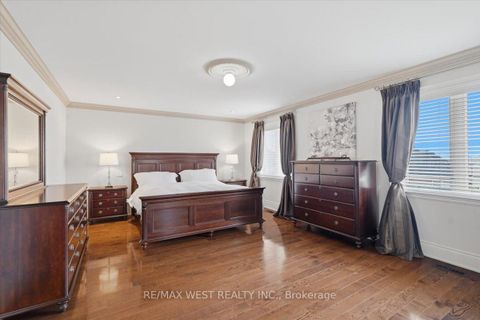 Photo 15 at 36 Danpatrick Drive, Rouge Woods, Richmond Hill