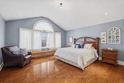 Photo 16 at 36 Danpatrick Drive, Rouge Woods, Richmond Hill