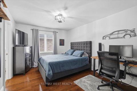 Photo 17 at 36 Danpatrick Drive, Rouge Woods, Richmond Hill