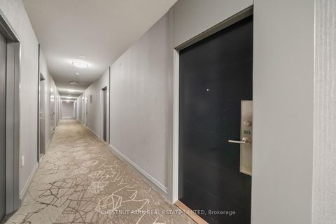 Photo 22 at 923 - 525 Adelaide Street W, Waterfront Communities C1, Toronto