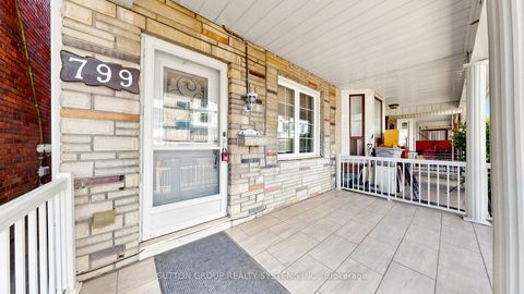 Photo 1 at 799 Lansdowne Avenue, Junction, Toronto
