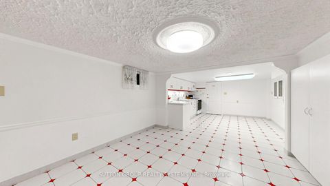 Photo 16 at 799 Lansdowne Avenue, Junction, Toronto
