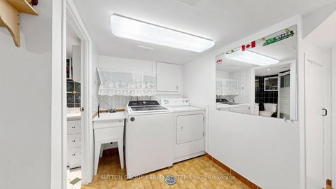 Photo 20 at 799 Lansdowne Avenue, Junction, Toronto