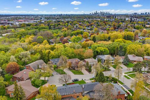 Photo 2 at 26 Neilor Crescent, Markland Wood, Toronto