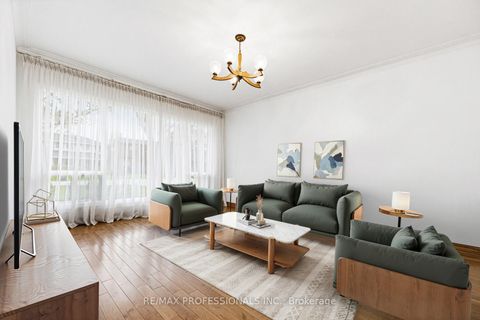 Photo 6 at 26 Neilor Crescent, Markland Wood, Toronto
