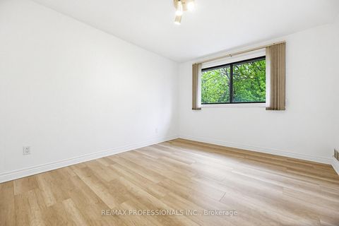 Photo 32 at 26 Neilor Crescent, Markland Wood, Toronto