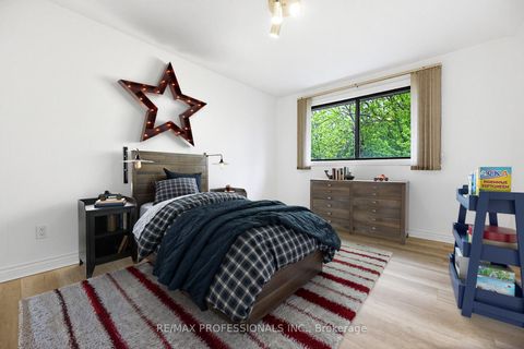 Photo 33 at 26 Neilor Crescent, Markland Wood, Toronto