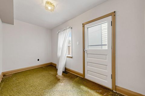 Photo 11 at 123 robert Street, University, Toronto