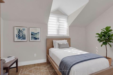 Photo 11 at 621 Lydia Street, College Manor, Newmarket