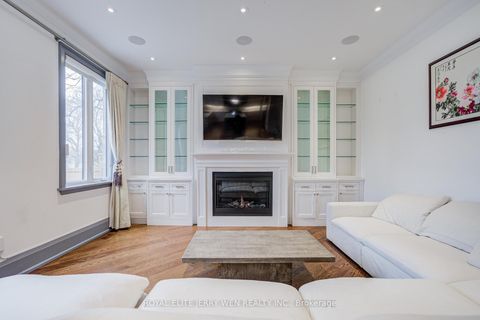Photo 17 at 300 Upper Highland Crescent, Windfields, Toronto