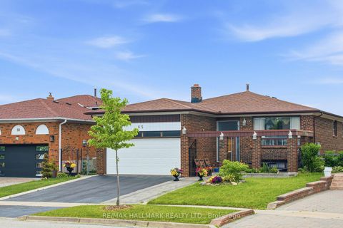 Photo 2 at 65 Oakhill Road, West Woodbridge, Vaughan