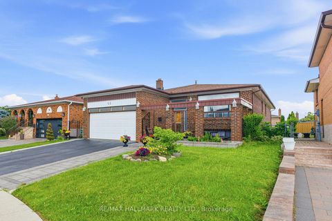 Photo 3 at 65 Oakhill Road, West Woodbridge, Vaughan