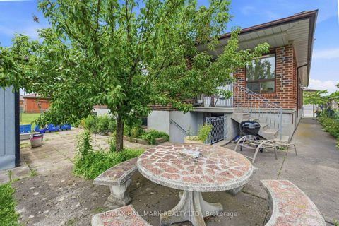 Photo 8 at 65 Oakhill Road, West Woodbridge, Vaughan