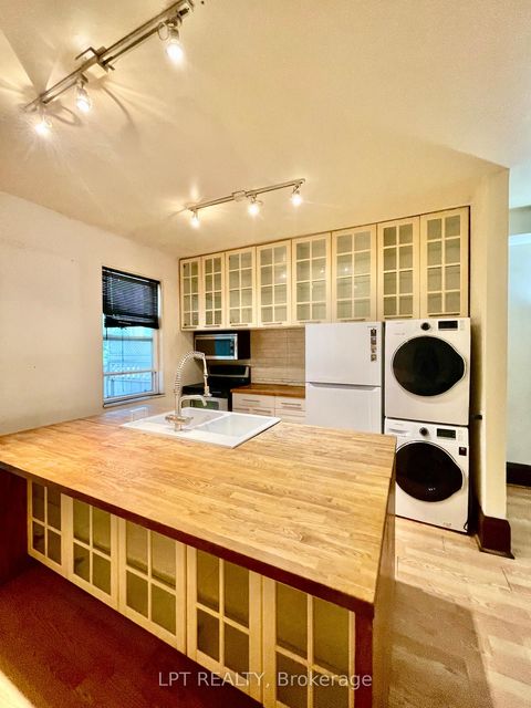 Photo 2 at 326 Beech Avenue, The Beaches, Toronto