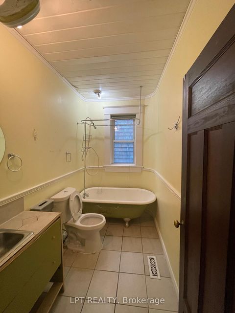 Photo 15 at 326 Beech Avenue, The Beaches, Toronto