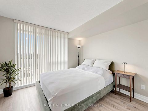 Photo 12 at 1008 - 18 Valley Woods Road, Donalda, Toronto
