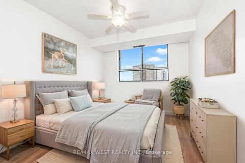 Photo 4 at 907 - 10 Stonehill Court, L'Amoreaux, Toronto