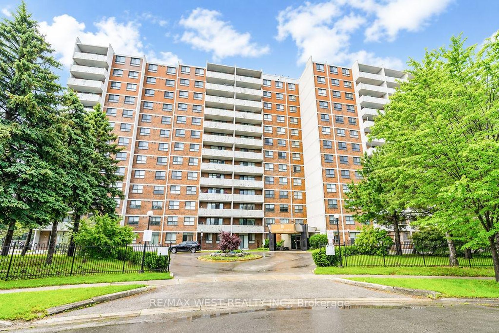 907 - 10 Stonehill Court, L'Amoreaux, Toronto 