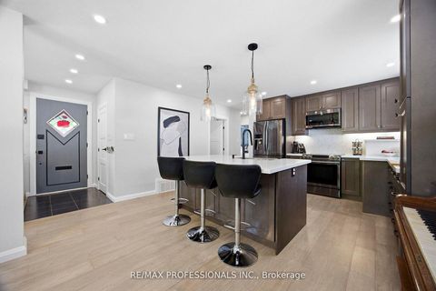 Photo 7 at 33 Brampton Road, Richview, Toronto