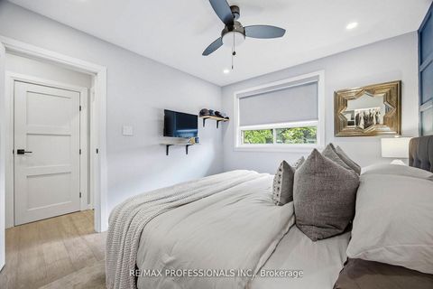 Photo 16 at 33 Brampton Road, Richview, Toronto